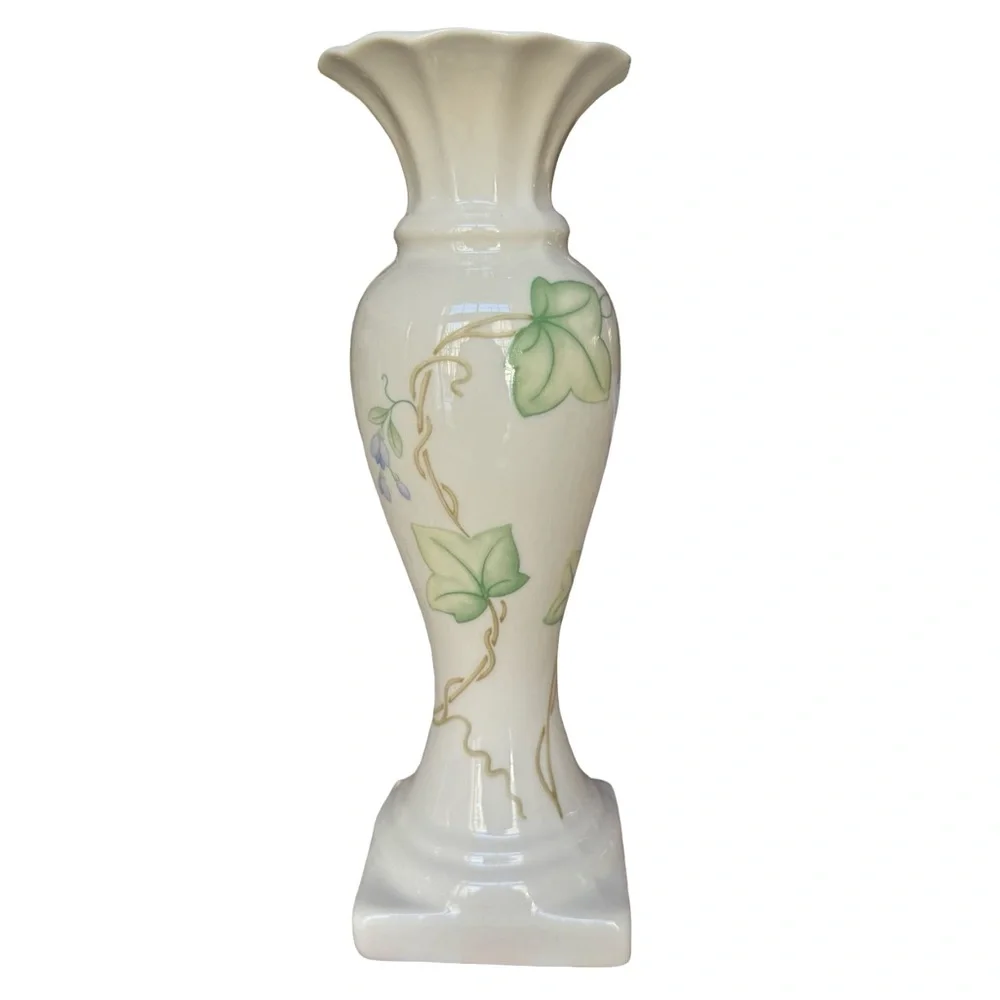 NWT Belleek 7” Classic Ivy Pattern Vase